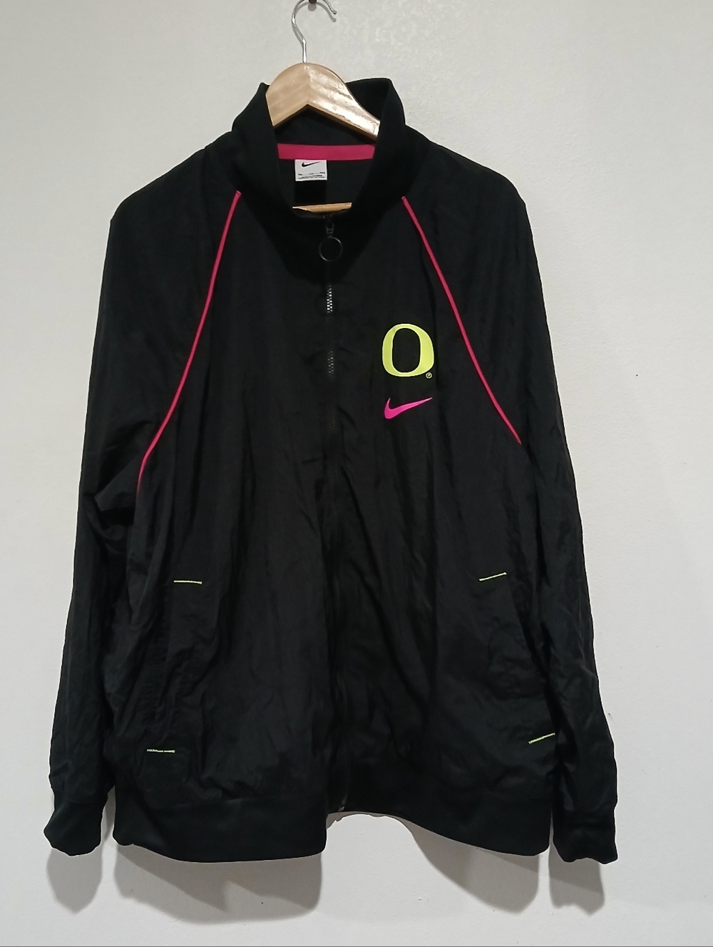 Nike Oregon Ducks Breast Cancer Awareness full-zip track jacket Size: XXL